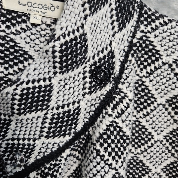 Cocogio Women's Sz XL Black White Geometric sweater tunic snap closure - Picture 9 of 13